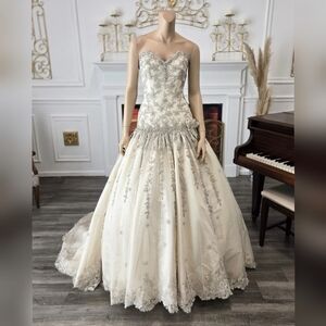 Eve of Milady Embroidered Lace Tulle & Silk Silk Strapless Wedding Dress sz 10